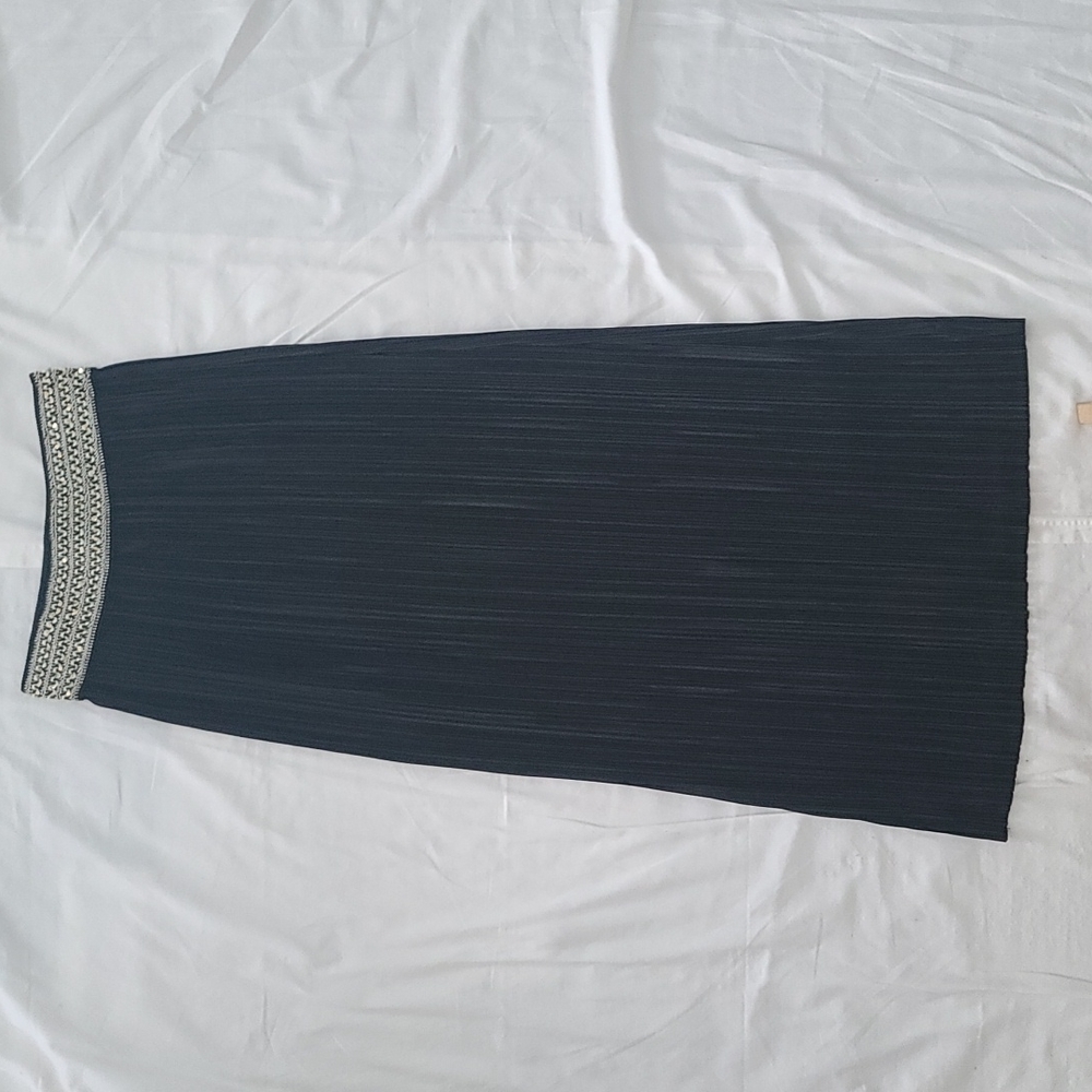 Black crepe maxi skirt with sequins detail elastic waistband medium. COCO BIANCO